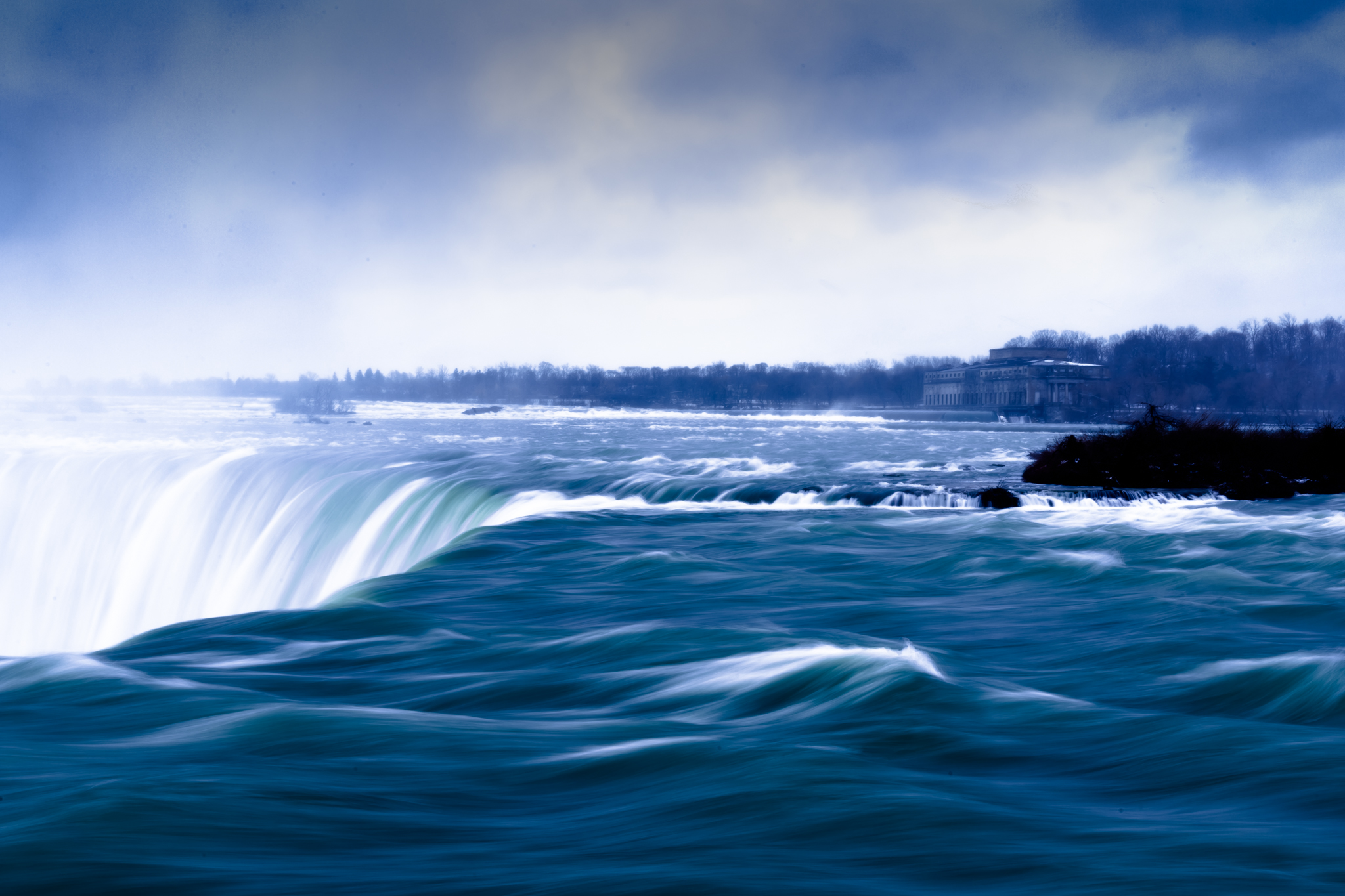 Niagara Falls - Image Copyright Aaron Beaudoin